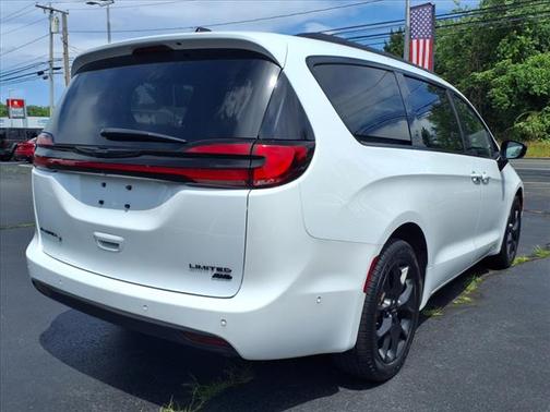 2023 Chrysler Pacifica Limited