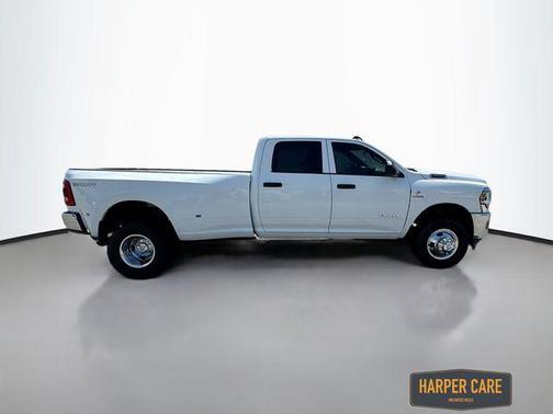 2022 RAM 3500 Tradesman Crew Cab 4x4 8' Box