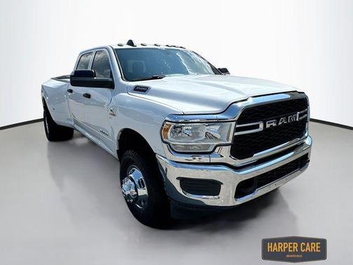 2022 RAM 3500 Tradesman Crew Cab 4x4 8' Box