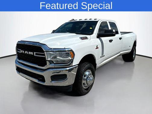 2022 RAM 3500 Tradesman Crew Cab 4x4 8' Box