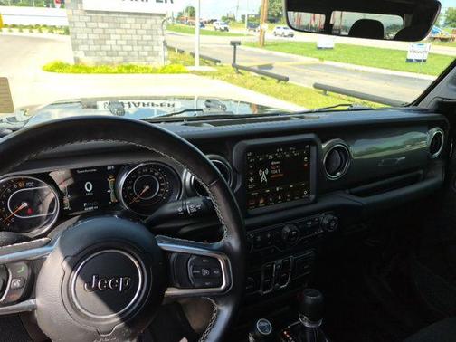 2022 Jeep Gladiator Overland