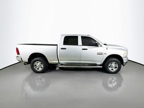 2017 RAM 2500 Tradesman Crew Cab 4x4 6'4' Box