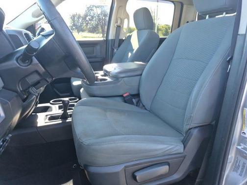 2017 RAM 2500 Tradesman Crew Cab 4x4 6'4' Box