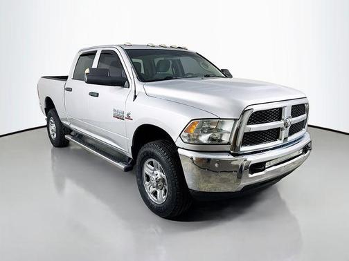 2017 RAM 2500 Tradesman Crew Cab 4x4 6'4' Box