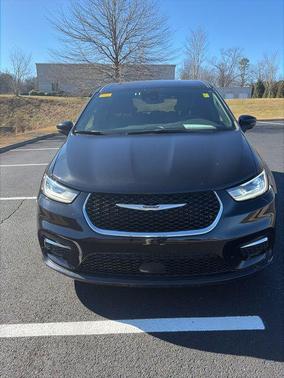 2025 Chrysler Pacifica L