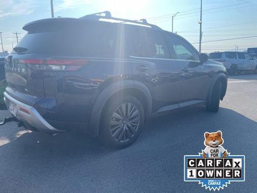 2022 Nissan Pathfinder SL 2WD
