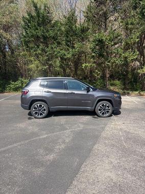 Granite Crystal Metallic Clearcoat 2022 Jeep Compass Limited