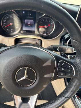 2017 Mercedes-Benz GLC 300 4MATIC