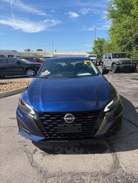 Deep Blue Pearl 2023 Nissan Altima SR VC-Turbo FWD