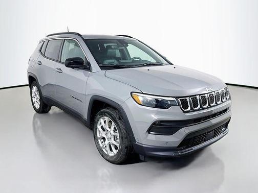 2023 Jeep Compass Latitude Lux