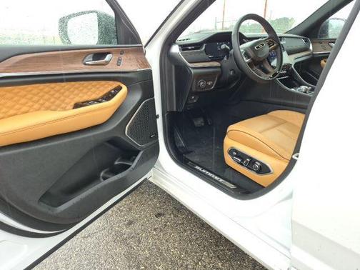 2024 Jeep Grand Cherokee Summit