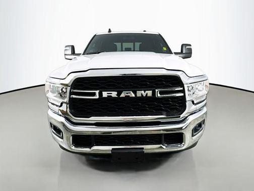 2024 RAM 2500 Tradesman Crew Cab 4x4 6'4' Box