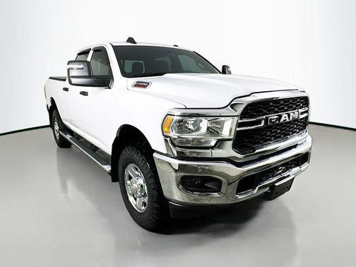2024 RAM 2500 Tradesman Crew Cab 4x4 6'4' Box