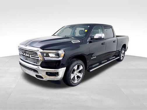 Diamond Black Crystal Pearlcoat 2023 RAM 1500 Laramie