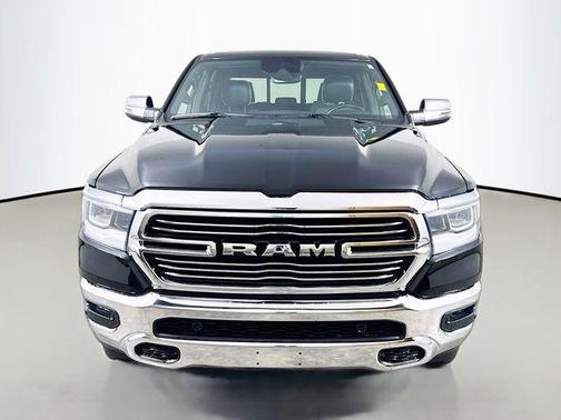 Diamond Black Crystal Pearlcoat 2023 RAM 1500 Laramie