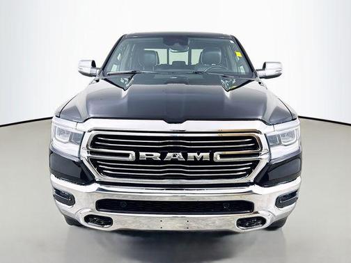 Diamond Black Crystal Pearlcoat 2023 RAM 1500 Laramie