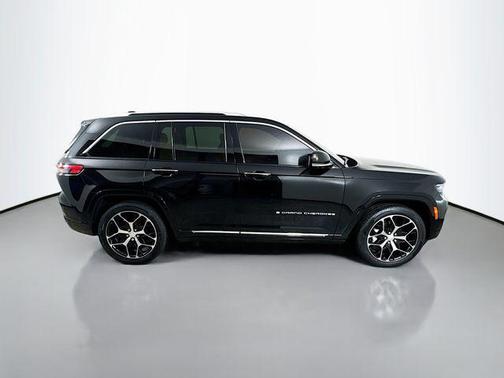 2023 Jeep Grand Cherokee Summit