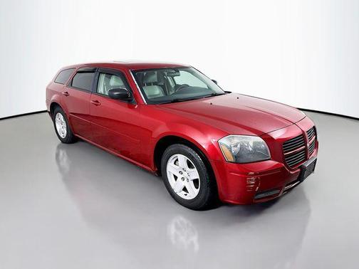 2005 Dodge Magnum SE