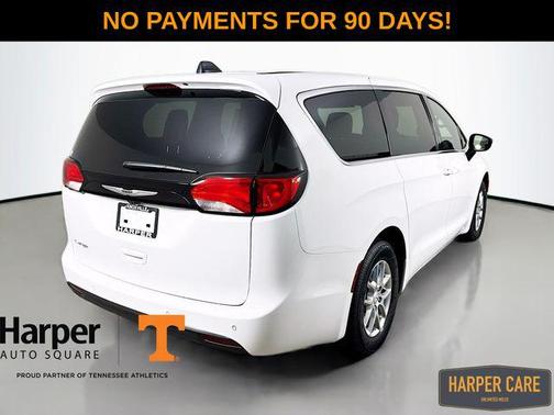 2026 Chrysler Voyager LX