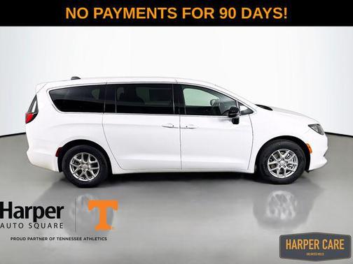 2026 Chrysler Voyager LX