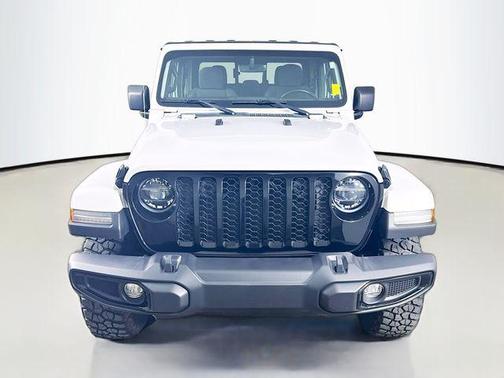 Bright White Clearcoat 2022 Jeep Gladiator Willys 4x4