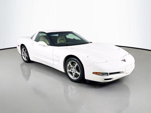 Speedway White 2001 Chevrolet Corvette Base