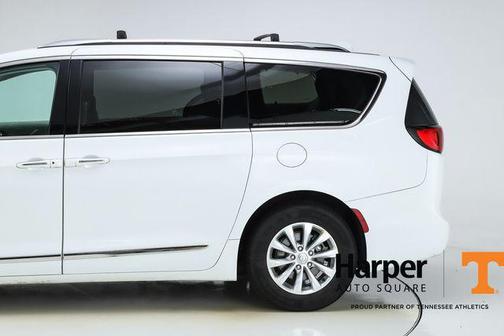 2018 Chrysler Pacifica Touring-L