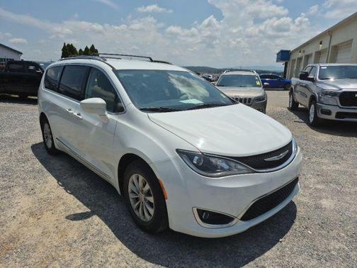 2018 Chrysler Pacifica Touring-L