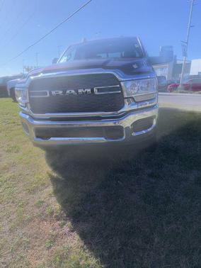 2024 RAM 2500 Tradesman Crew Cab 4x4 6'4' Box