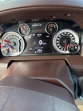 2017 RAM 2500 Laramie Crew Cab 4x4 6'4' Box