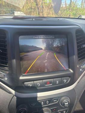 Bright White Clearcoat 2017 Jeep Cherokee Overland