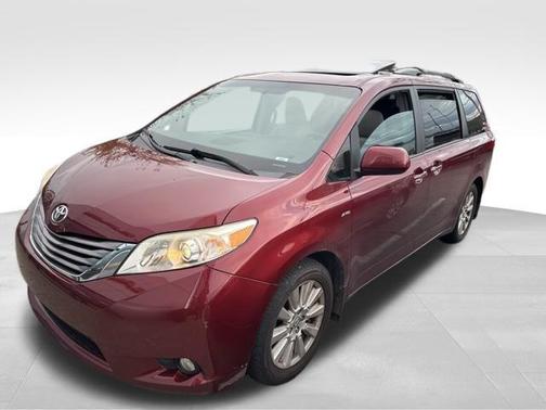 2017 Toyota Sienna XLE