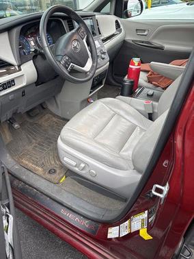 2017 Toyota Sienna XLE