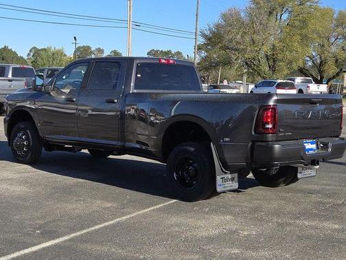 2025 RAM 3500 Lone Star Crew Cab 4x4 8' Box