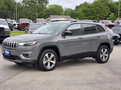Sting-Gray Clearcoat 2022 Jeep Cherokee Limited