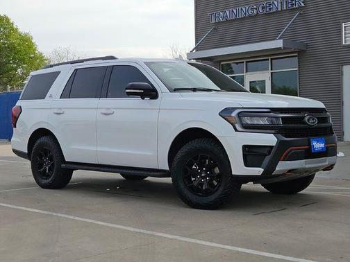 Star White Metallic Tri-Coat 2023 Ford Expedition Timberline