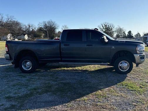 2024 RAM 3500 Tradesman Crew Cab 4x4 8' Box