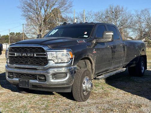 2024 RAM 3500 Tradesman Crew Cab 4x4 8' Box