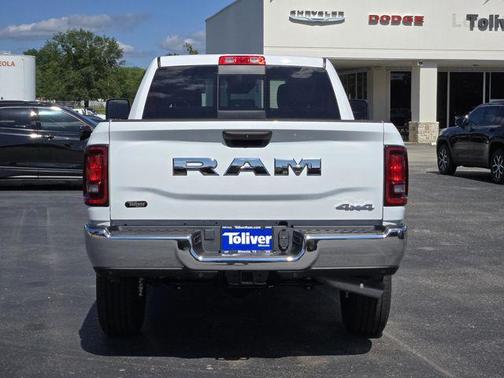 2025 RAM 2500 Tradesman Crew Cab 4x4 6'4' Box