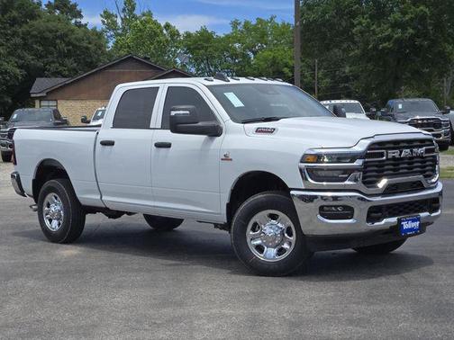 2025 RAM 2500 Tradesman Crew Cab 4x4 6'4' Box