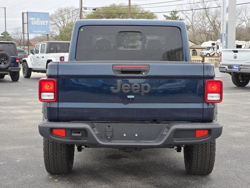 2025 Jeep Gladiator Nighthawk
