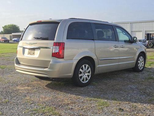 2013 Chrysler Town & Country Touring
