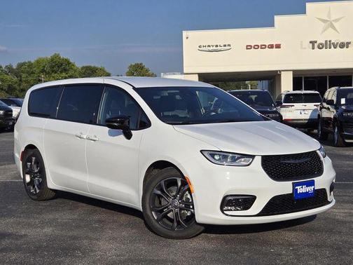 2025 Chrysler Pacifica L