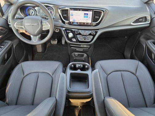 2025 Chrysler Pacifica L