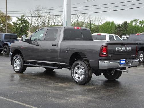 2025 RAM 2500 Tradesman Crew Cab 4x4 6'4' Box