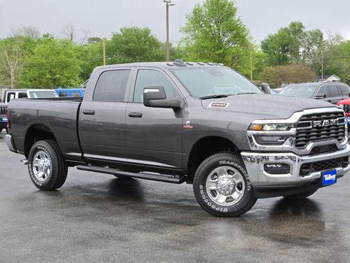 2025 RAM 2500 Tradesman Crew Cab 4x4 6'4' Box