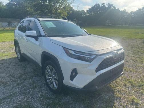 Pearl 2025 Toyota RAV4 XLE Premium