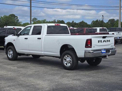 2025 RAM 2500 Tradesman Crew Cab 4x4 8' Box