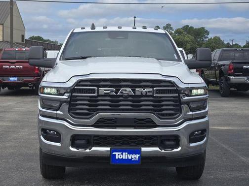 2025 RAM 2500 Tradesman Crew Cab 4x4 8' Box