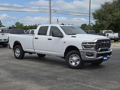 2025 RAM 2500 Tradesman Crew Cab 4x4 8' Box